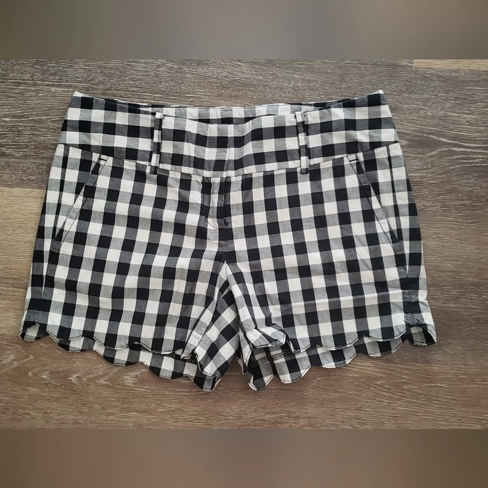 Shorts - Picture 3 of 4